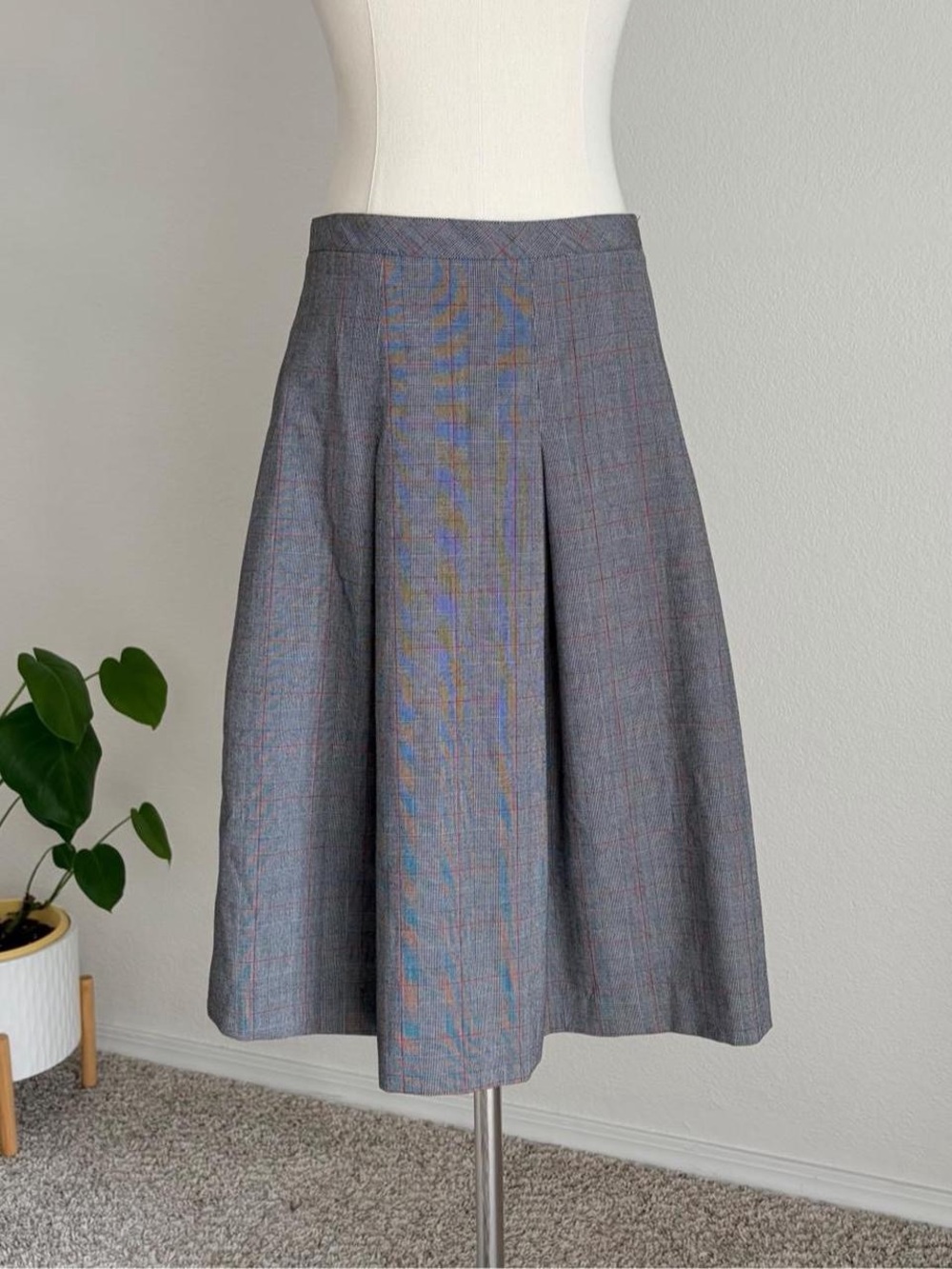 Isaac Mizrahi Gray Pleated A-Line Skirt